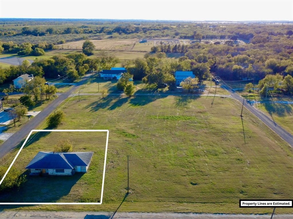 209 S Walton Street, Blooming Grove, TX 76626 Main Photo