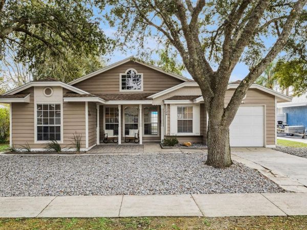 1724 DORSET DRIVE, MOUNT DORA, FL 32757