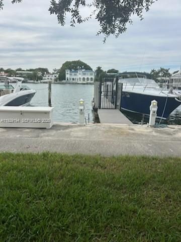 5401 Collins Ave # 13-7, Miami Beach, FL 33140 Photo