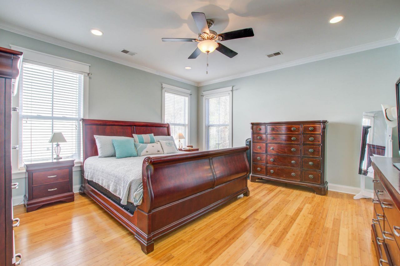 214 Clouter Creek Drive Photo 10