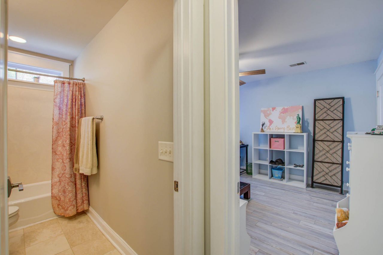 214 Clouter Creek Drive Photo 19