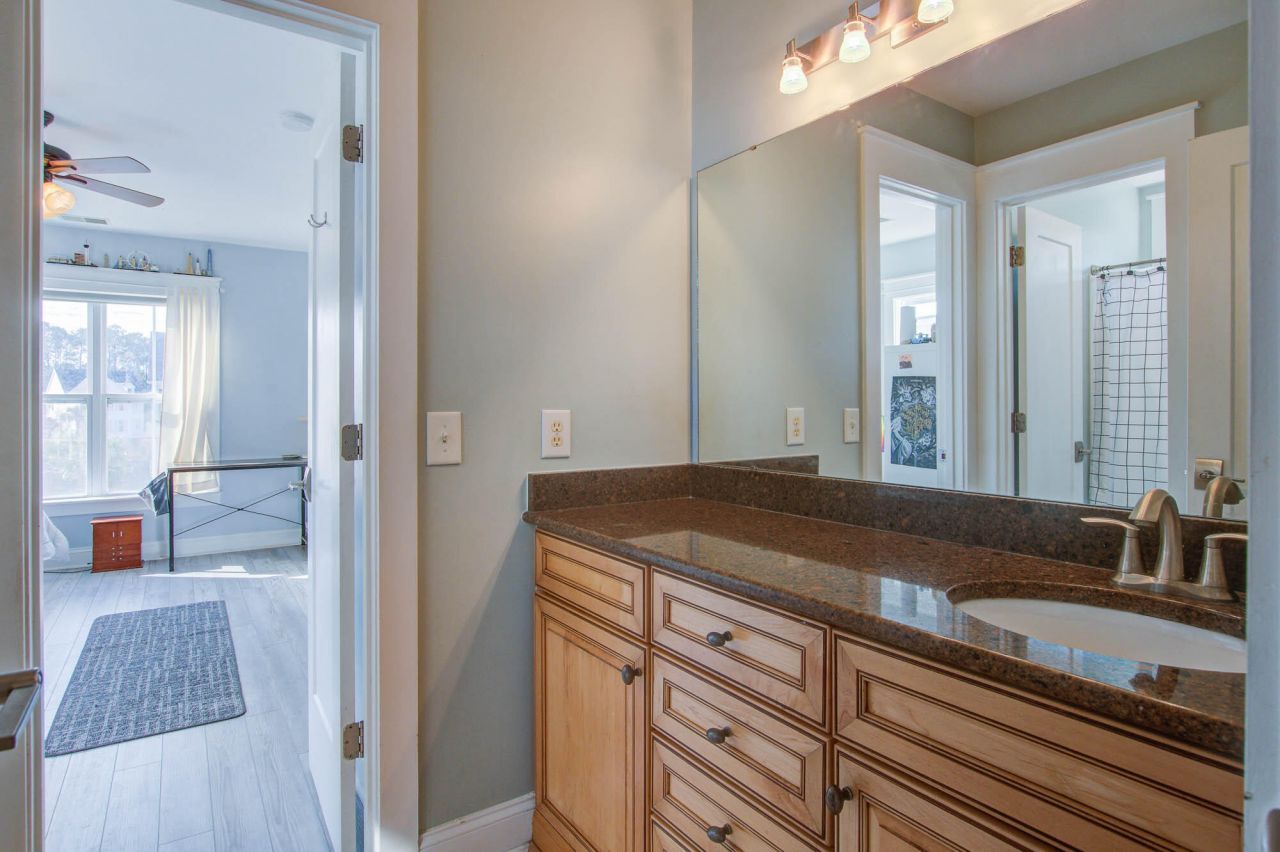 214 Clouter Creek Drive Photo 23