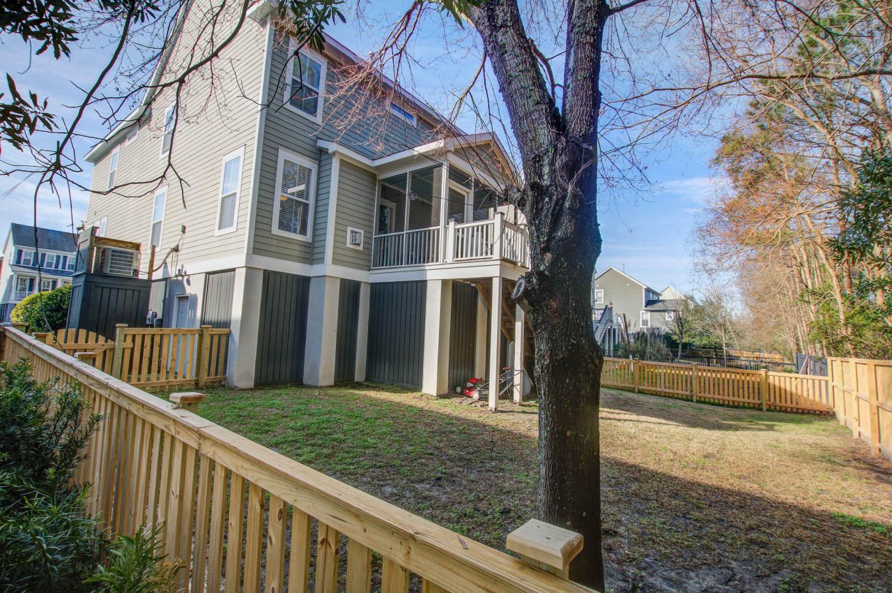 214 Clouter Creek Drive Photo 28