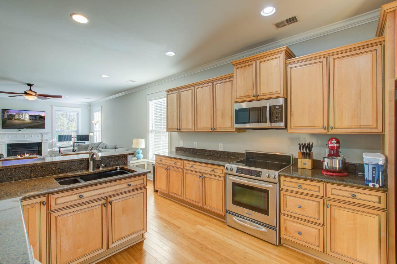 214 Clouter Creek Drive Photo 4