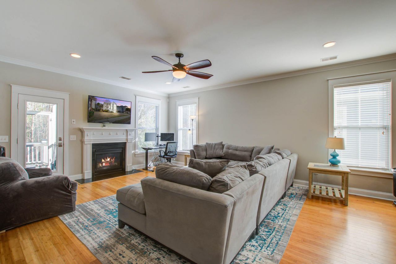 214 Clouter Creek Drive Photo 8