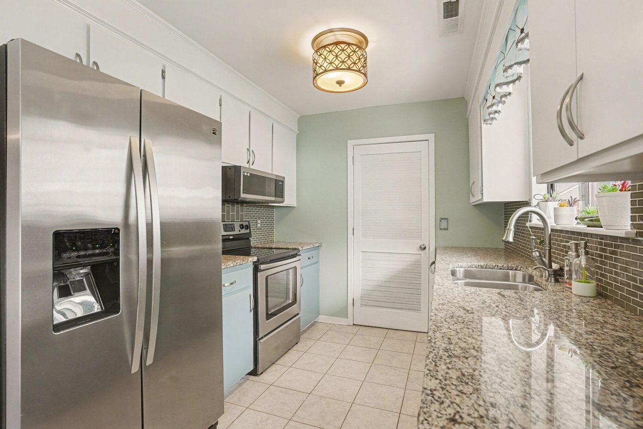 1131 Daffodil Lane Photo 12