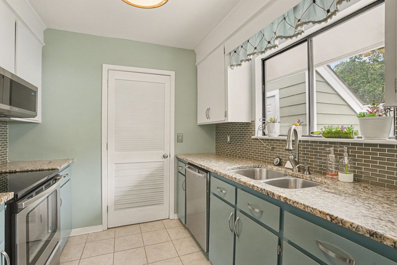 1131 Daffodil Lane Photo 13