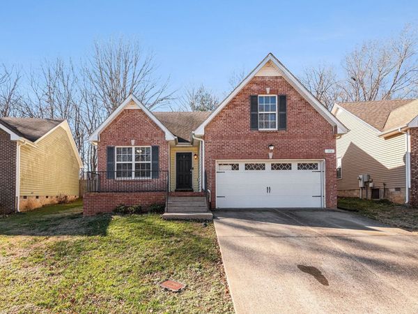 306 David Dr, Clarksville, TN 37040