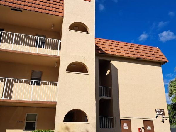 8841 Sunrise Lakes Blvd, Unit 206, Sunrise, FL 33322