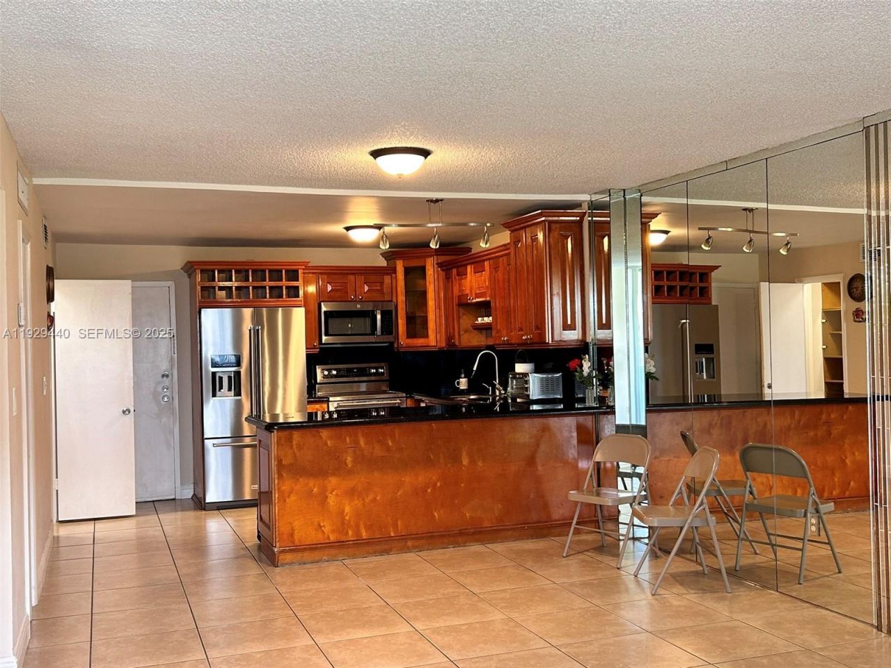 5050 NW 7th St, Unit 401, Miami, FL 33126 Photo