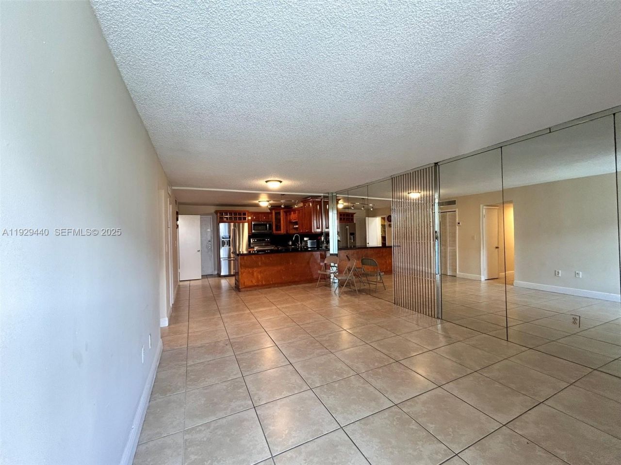 5050 NW 7th St, Unit 401, Miami, FL 33126 Photo