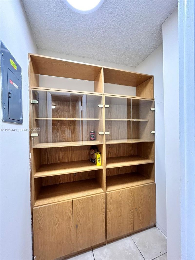 5050 NW 7th St, Unit 401, Miami, FL 33126 Photo