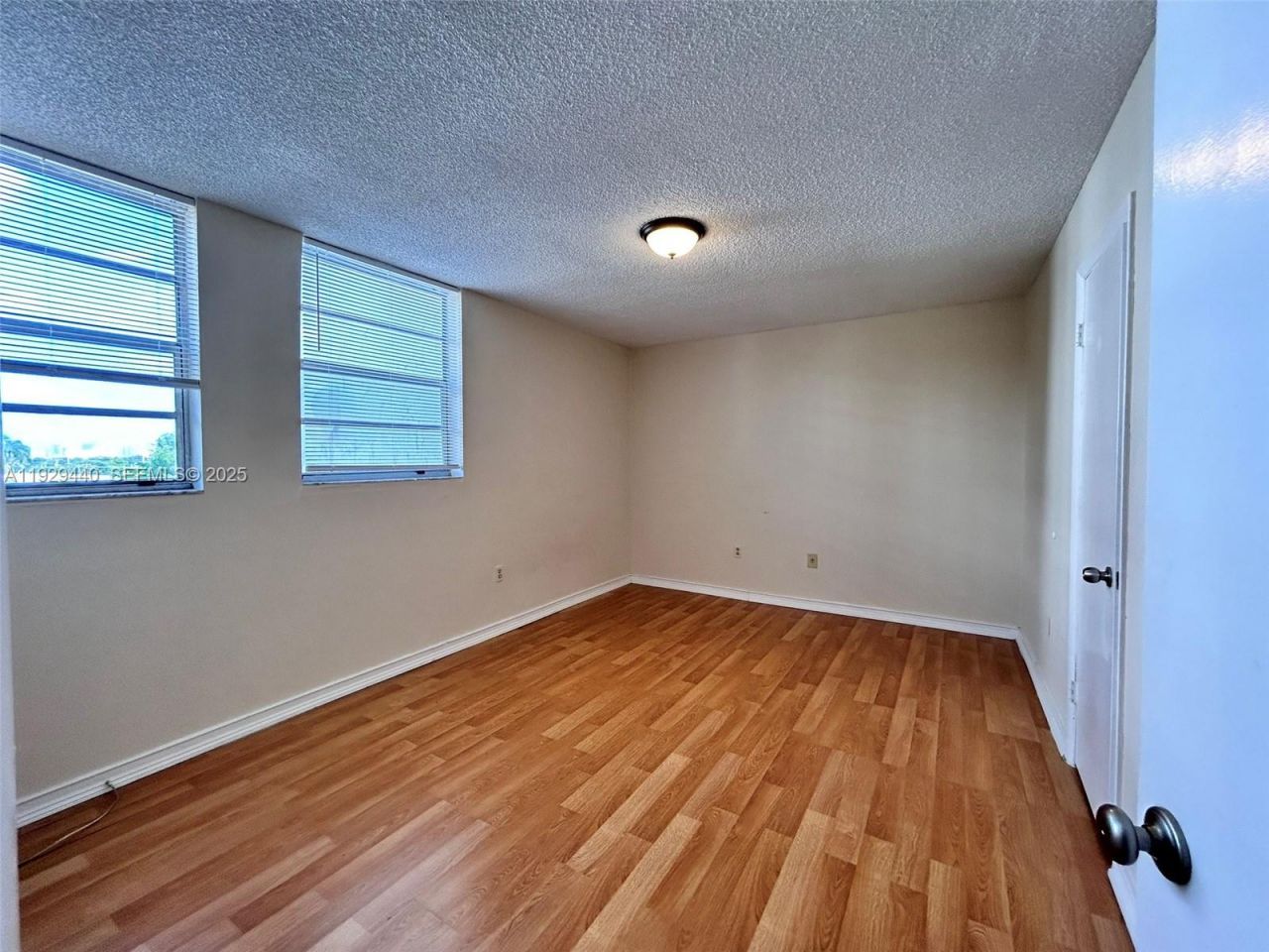 5050 NW 7th St, Unit 401, Miami, FL 33126 Photo