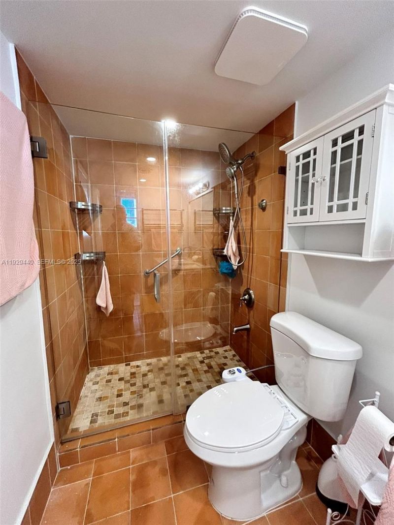 5050 NW 7th St, Unit 401, Miami, FL 33126 Photo