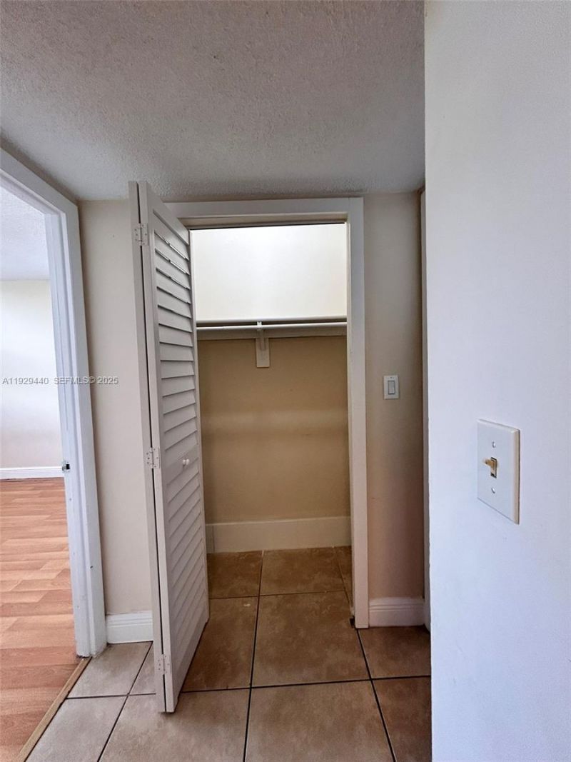 5050 NW 7th St, Unit 401, Miami, FL 33126 Photo