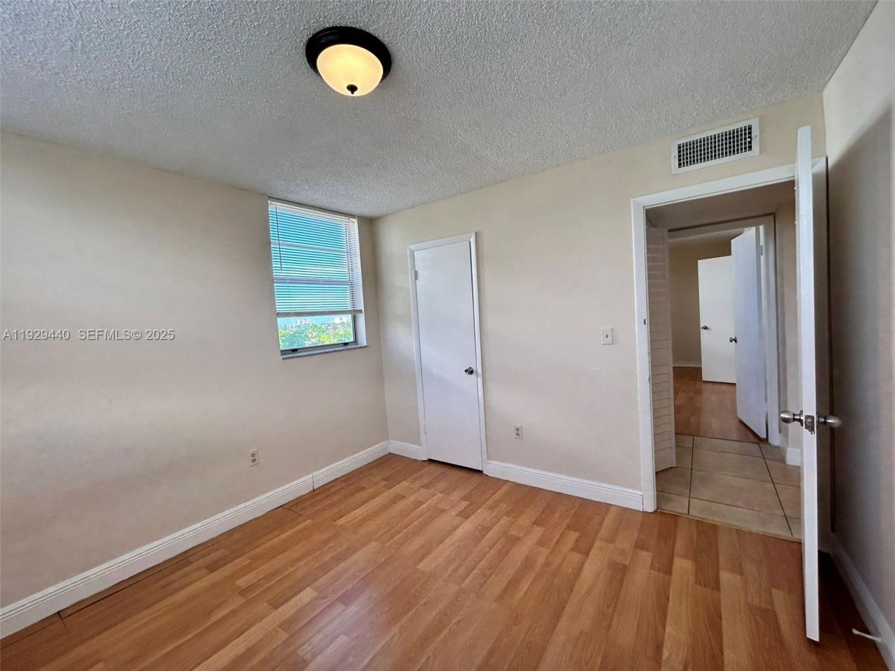 5050 NW 7th St, Unit 401, Miami, FL 33126 Photo