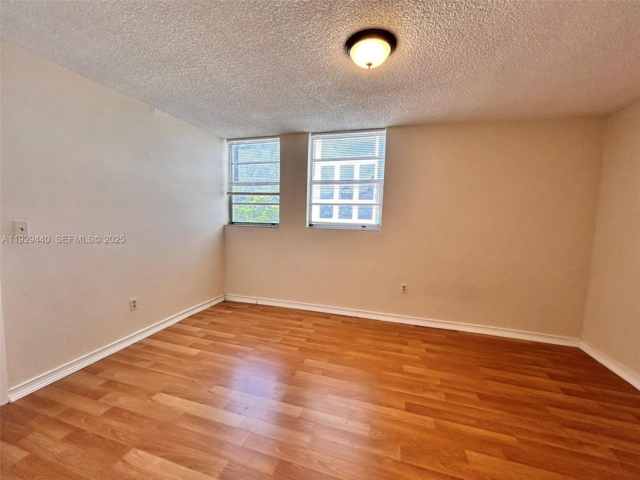 5050 NW 7th St, Unit 401, Miami, FL 33126 Photo