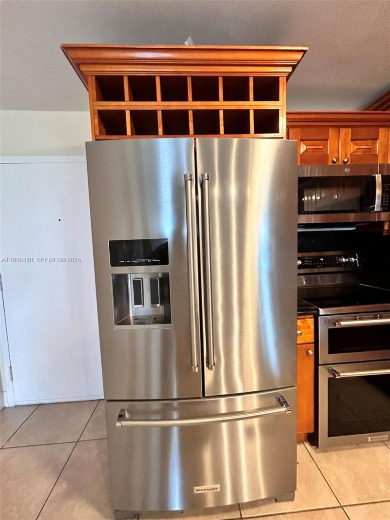 5050 NW 7th St, Unit 401, Miami, FL 33126 Photo