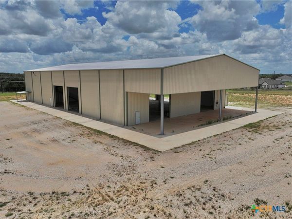 7837 Old Campbellton Road, Pleasanton, TX 78064