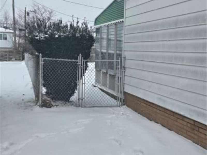 18743 Garden Boulevard, Cleveland, OH 44128 Photo 5