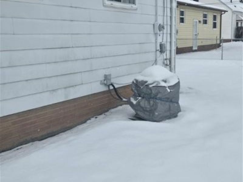 18743 Garden Boulevard, Cleveland, OH 44128 Photo 9