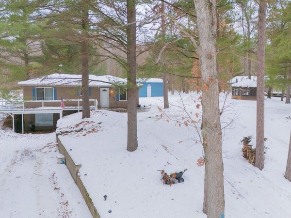 7467 E Higgins Lake Drive, Roscommon, MI 48653