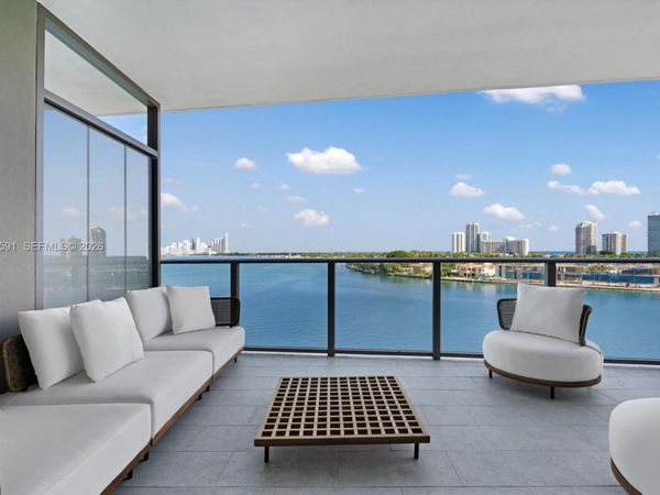 1135 103rd St, Unit PH4, Bay Harbor Islands, FL 33154