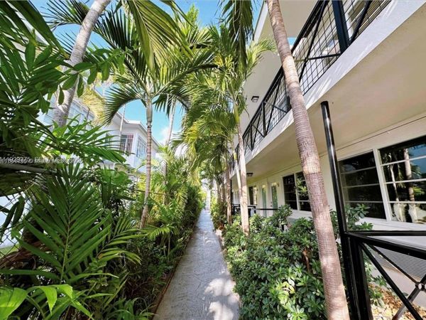 7315 Byron Ave, Unit 12, Miami Beach, FL 33141