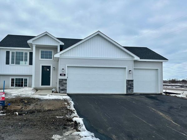 101 Robbie Lane, Howard Lake, MN 55349