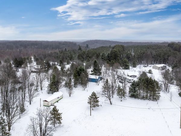 6585 Wallaker Road, Benzonia, MI 49616