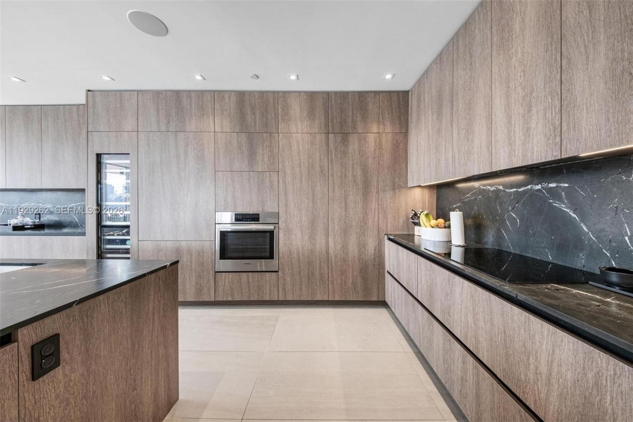 1000 Venetian Way, Unit 1004, Miami, FL 33139 Photo