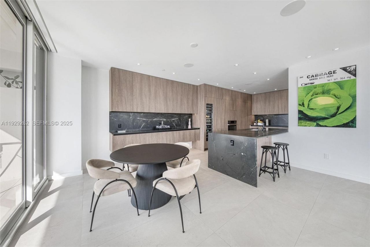 1000 Venetian Way, Unit 1004, Miami, FL 33139 Photo