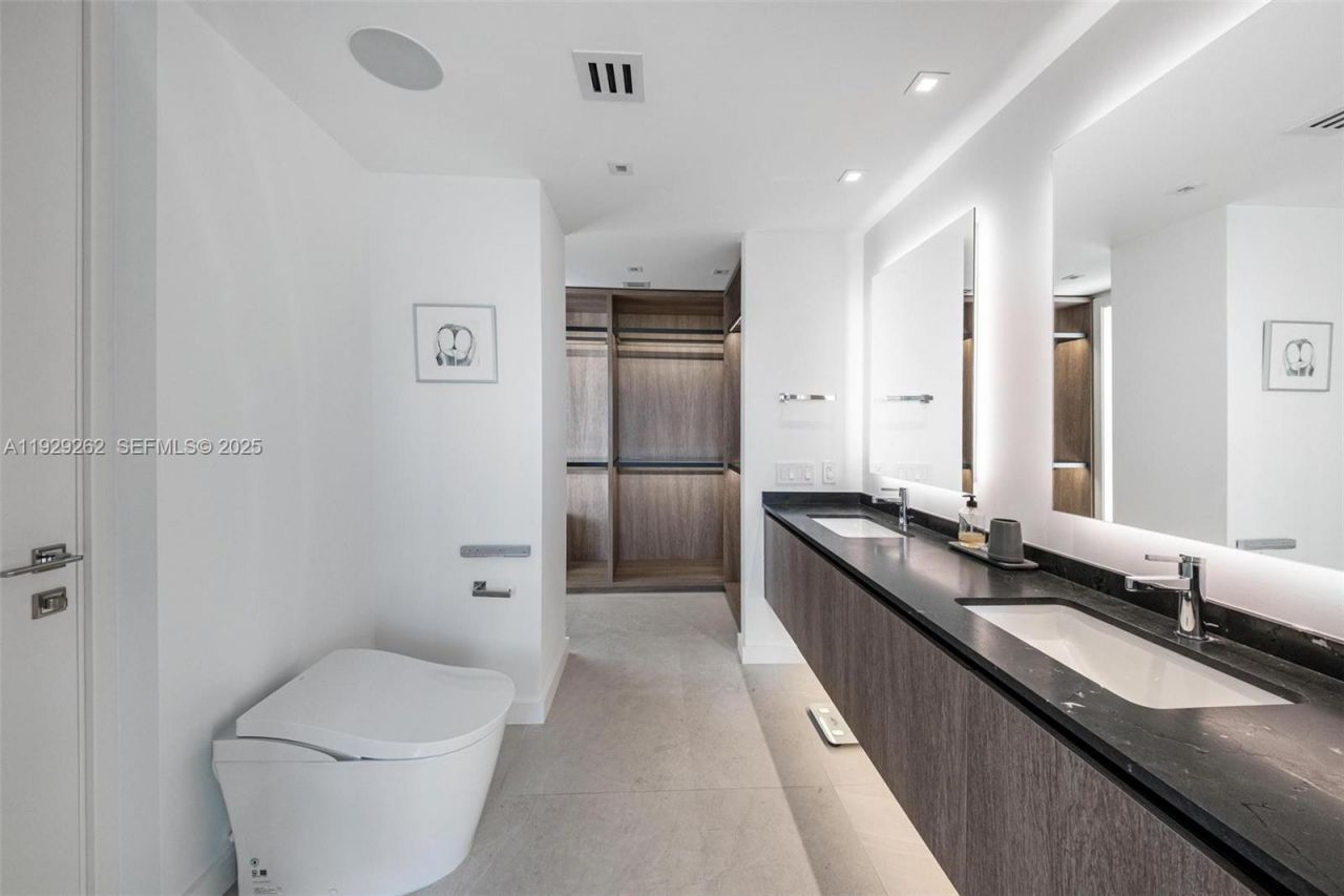 1000 Venetian Way, Unit 1004, Miami, FL 33139 Photo