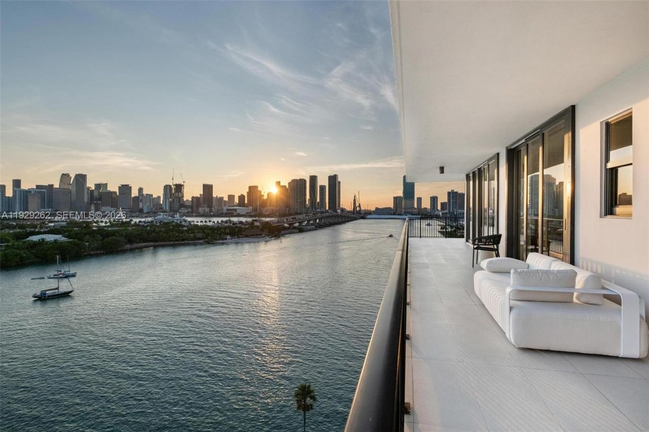 1000 Venetian Way, Unit 1004, Miami, FL 33139 Photo