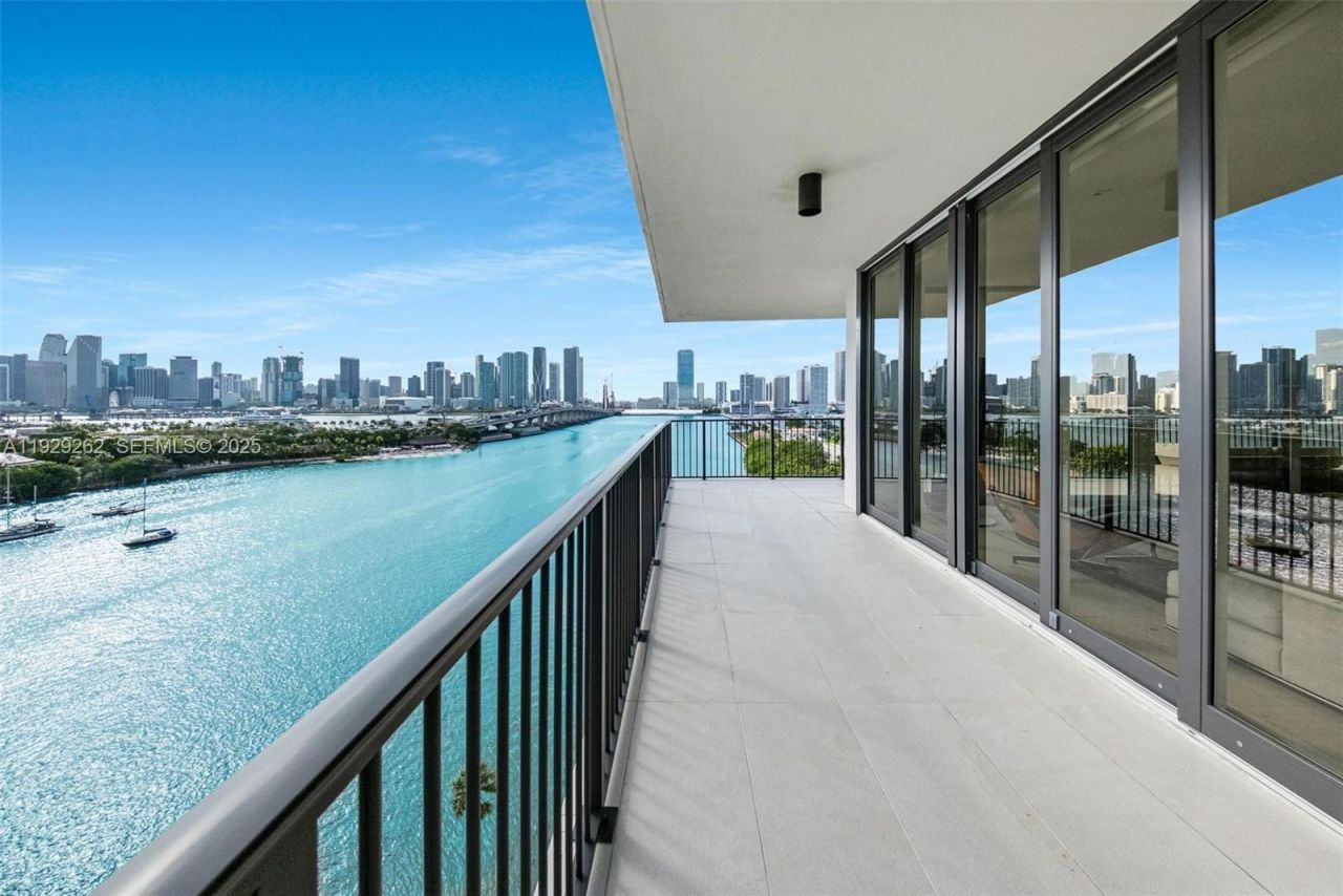 1000 Venetian Way, Unit 1004, Miami, FL 33139 Photo