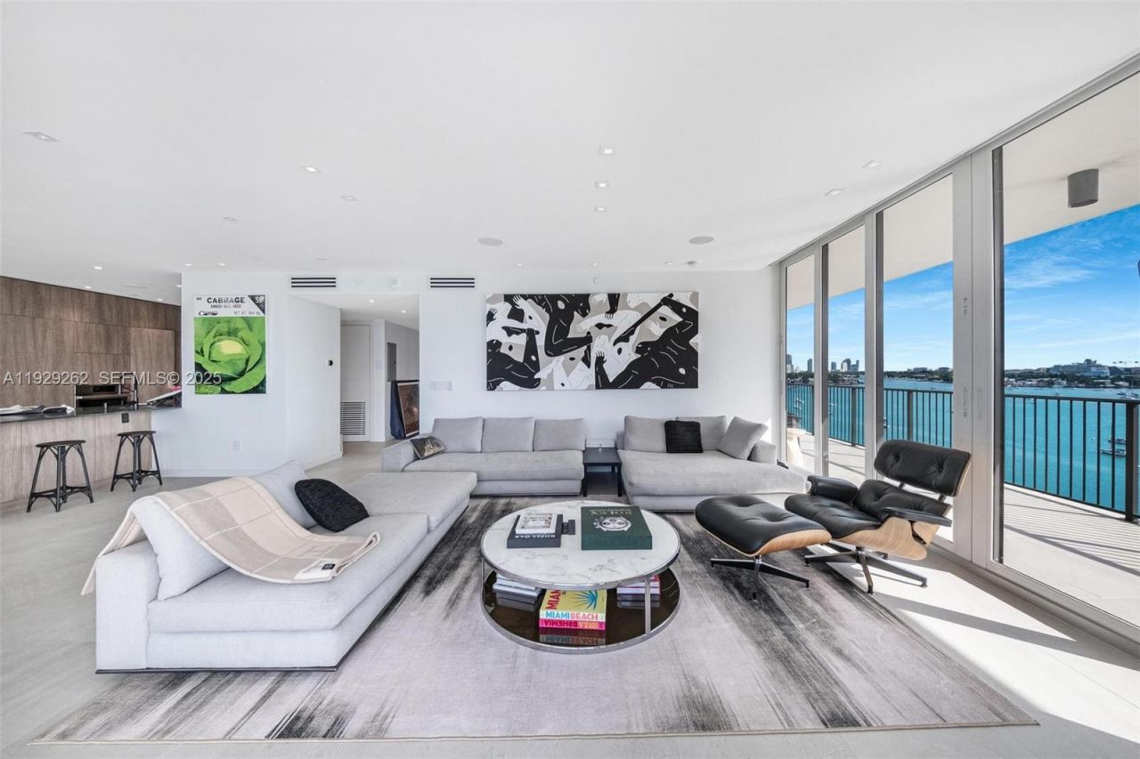 1000 Venetian Way, Unit 1004, Miami, FL 33139 Photo