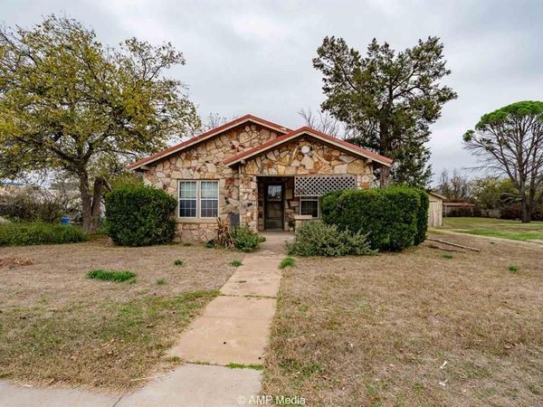 1104 N Avenue Avenue E, Haskell, TX 79521