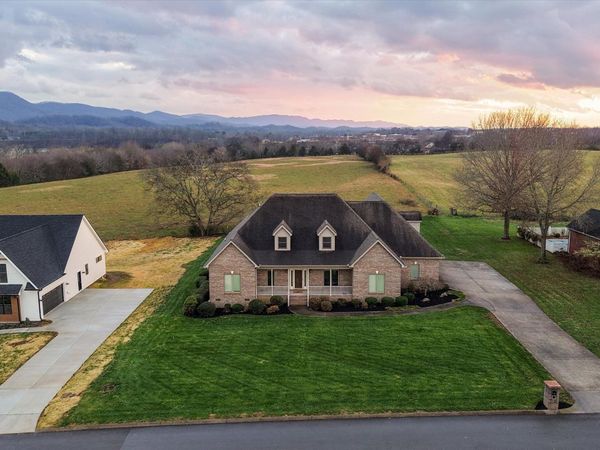 2570 Creekstone Circle, Maryville, TN 37804