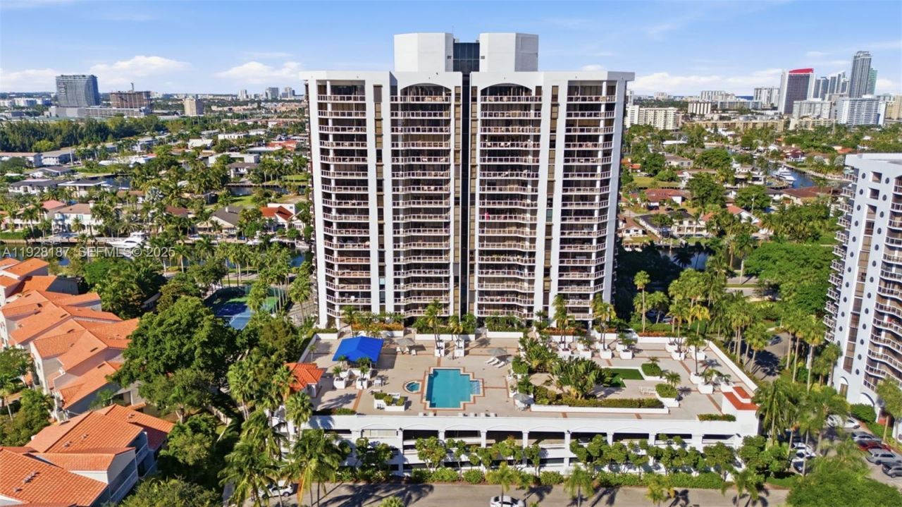 3600 Yacht Club Dr, Unit 1704, Aventura, FL 33180 Photo