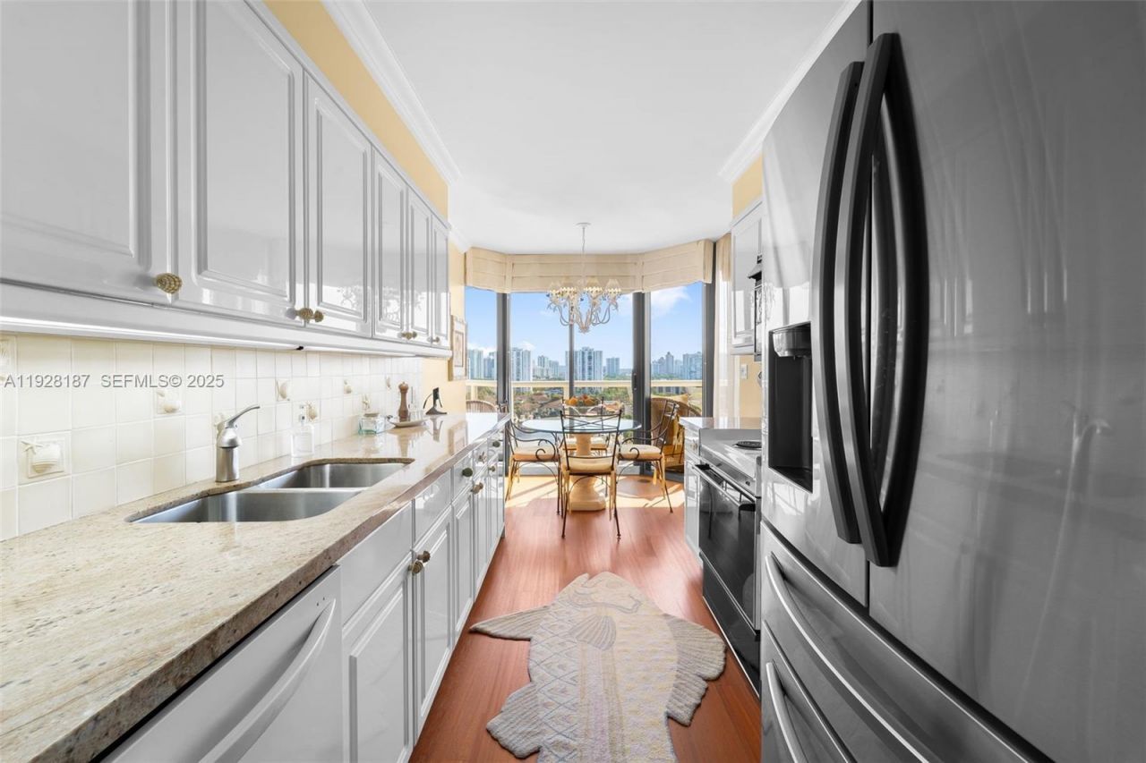 3600 Yacht Club Dr, Unit 1704, Aventura, FL 33180 Photo