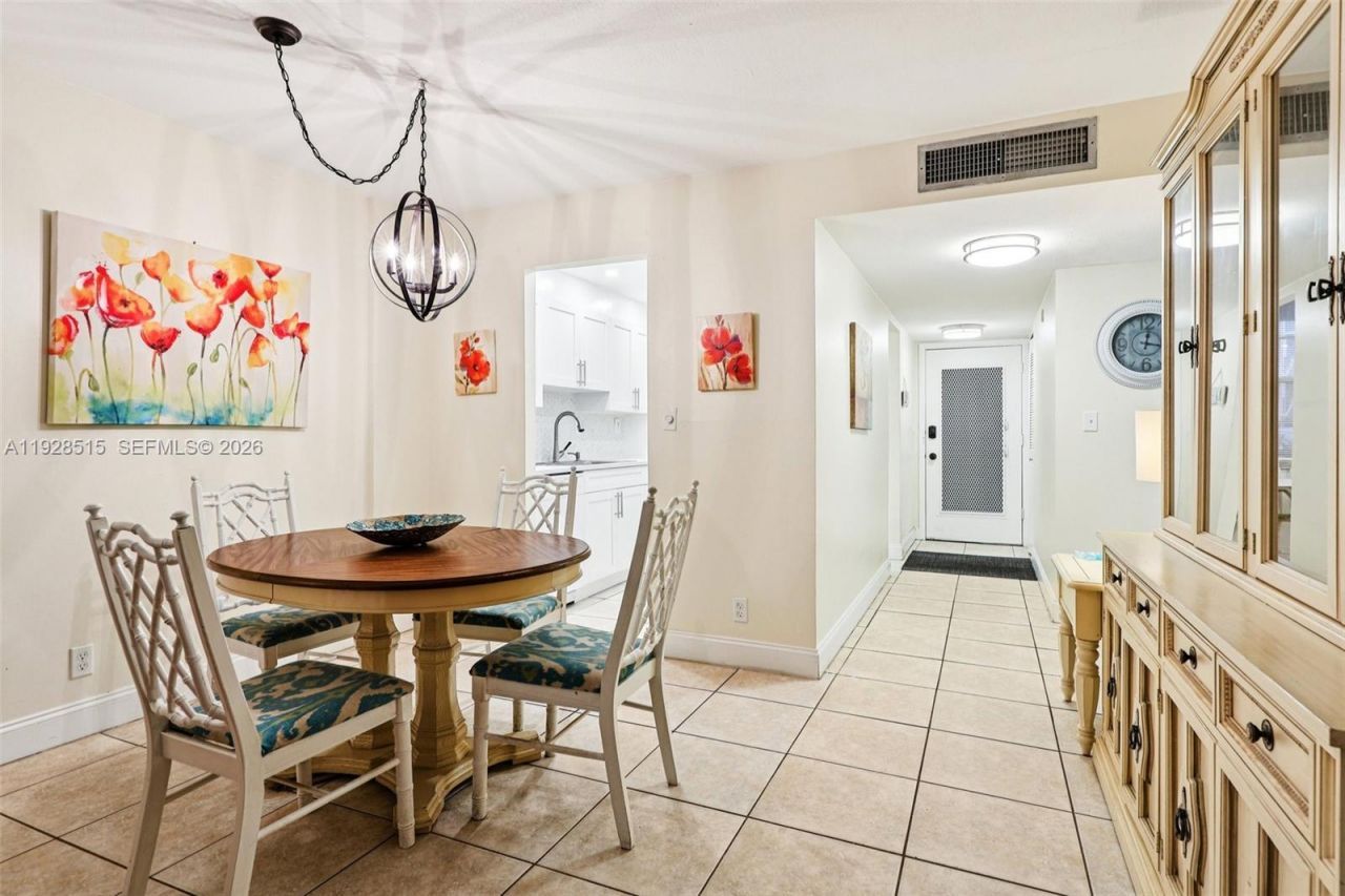 2900 NW 48th Ter, Unit 115, Lauderdale Lakes, FL 33313 Photo