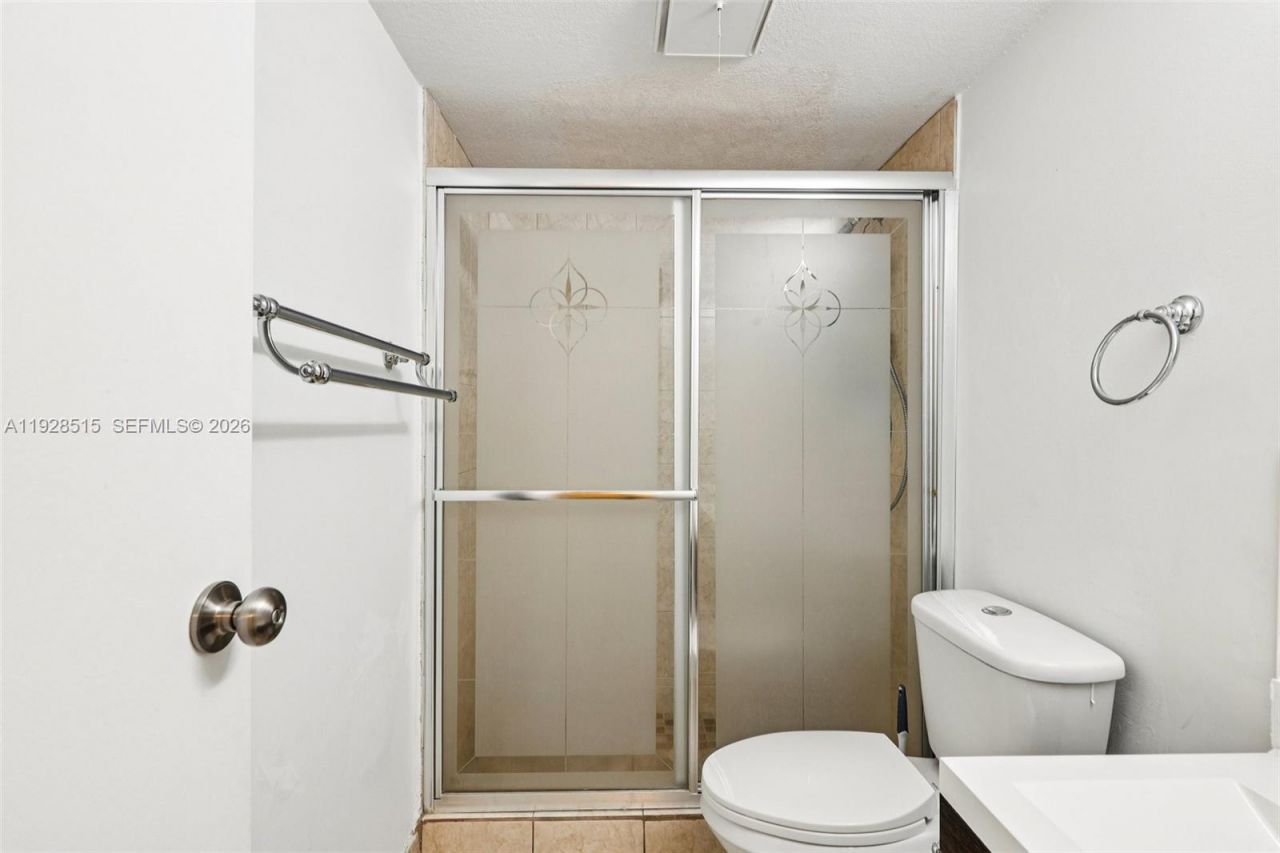 2900 NW 48th Ter, Unit 115, Lauderdale Lakes, FL 33313 Photo