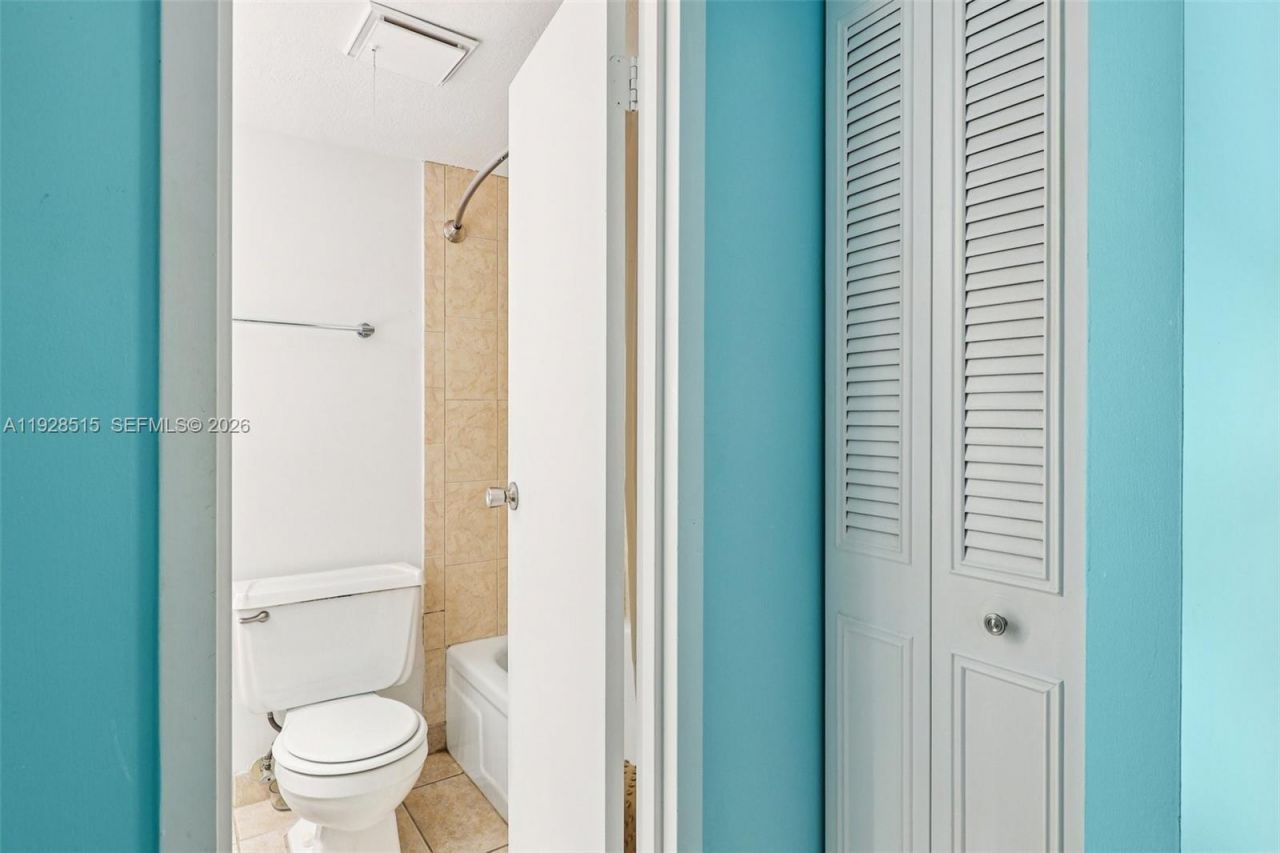 2900 NW 48th Ter, Unit 115, Lauderdale Lakes, FL 33313 Photo