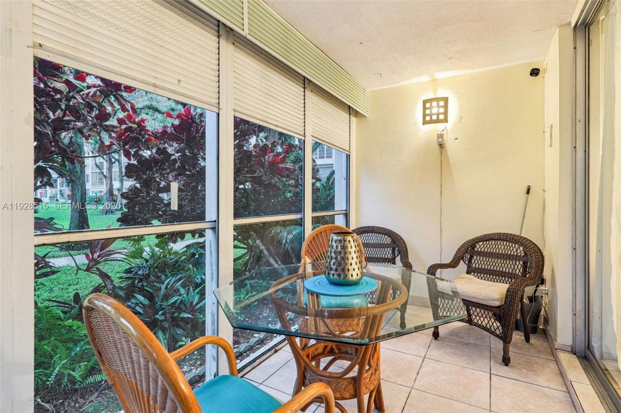 2900 NW 48th Ter, Unit 115, Lauderdale Lakes, FL 33313 Photo
