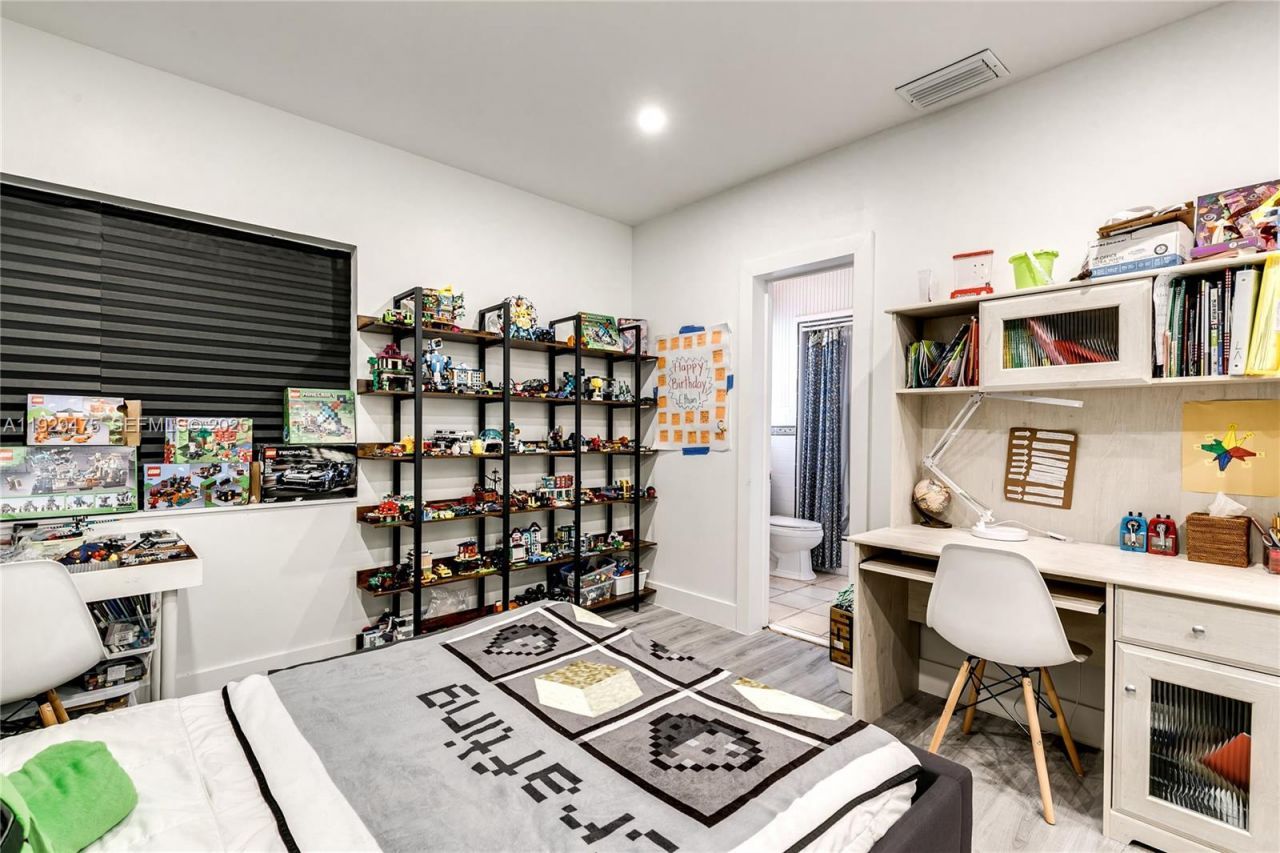 1349 Middle River Dr, Fort Lauderdale, FL 33308 Photo