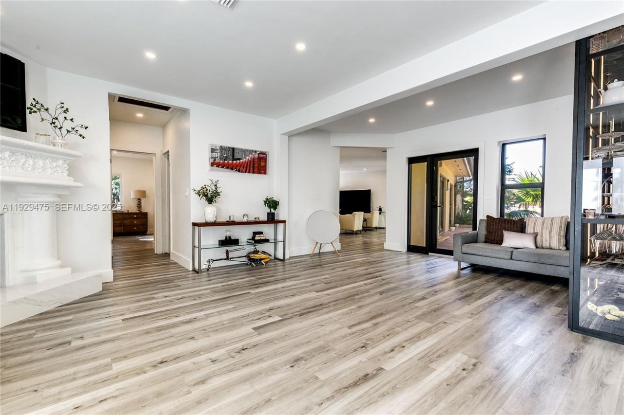 1349 Middle River Dr, Fort Lauderdale, FL 33308 Photo