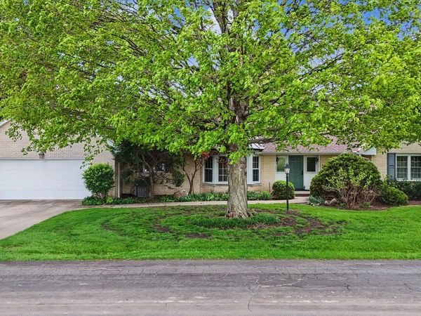 3 Lake Park Road, Champaign, IL 61822