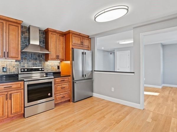 144 Lincoln Road, Unit 1, Lincoln, MA 01773