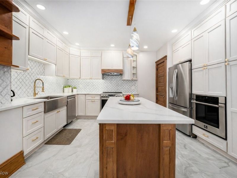 33895 Lorain Road, North Ridgeville, OH 44039 Photo 2