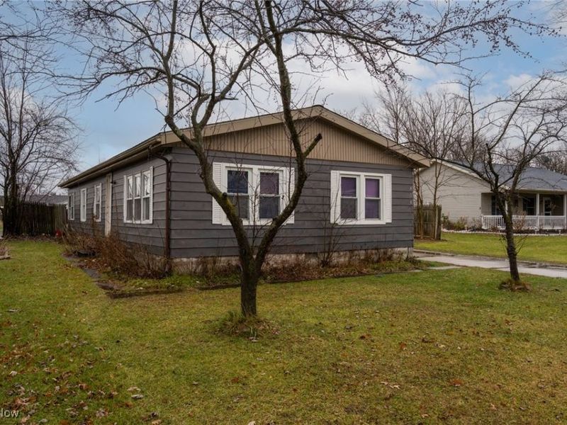 476 Stallion Court, Lagrange, OH 44050 Photo 2